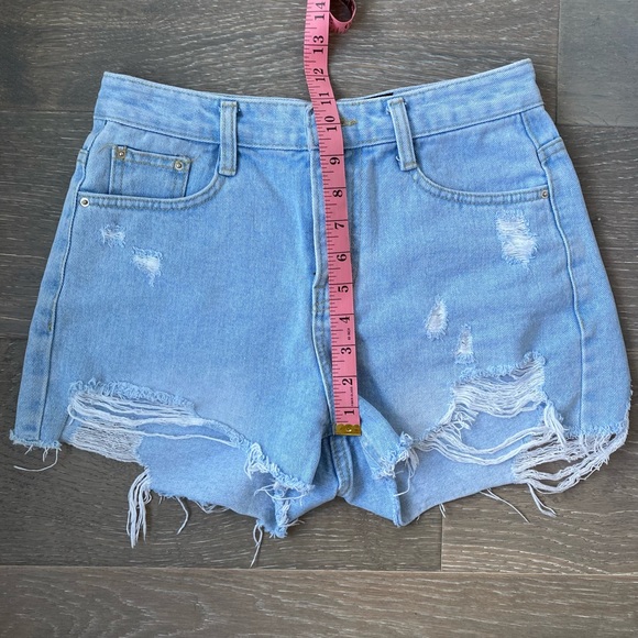 Distressed jean shorts - Picture 3 of 6
